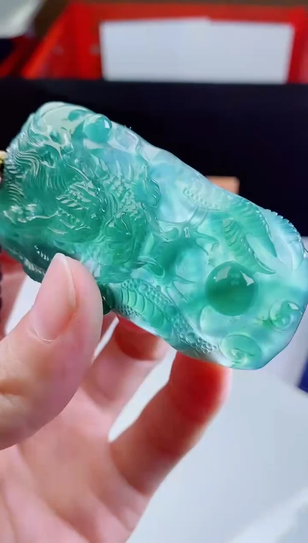 颈饰未镶嵌翡翠   ·