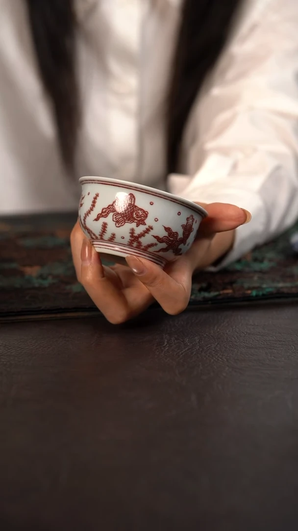 贵红窑釉里红金鱼炉式杯