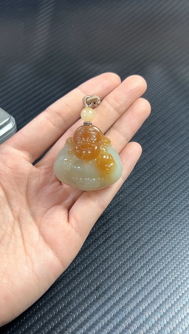 吊坠(赠链)未镶嵌和田玉若羌微色差