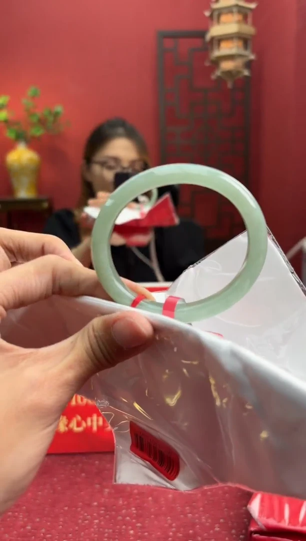 未镶嵌手镯（圆镯）翡翠翡翠手镯16