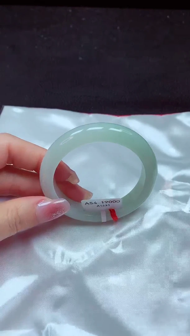 【闪购商品】翡翠手镯未镶嵌镯子54+