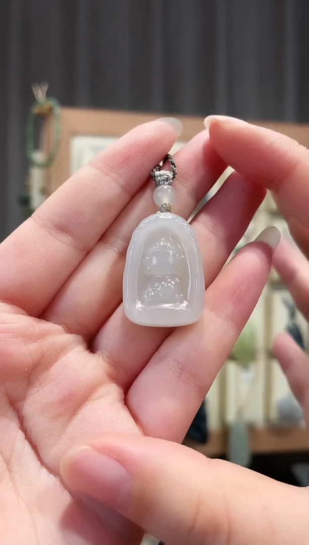 颈饰未镶嵌和田玉青海料无相佛（侧面微水线）27.5*19.4*11毫米