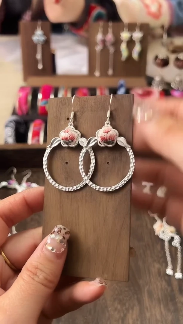 【闪购商品】织绣民族风老绣饰品511