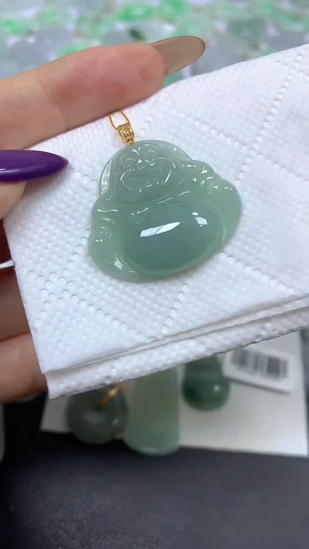 颈饰18K金镶嵌翡翠