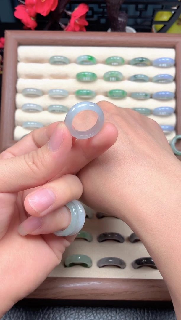 未镶嵌戒指翡翠戒指