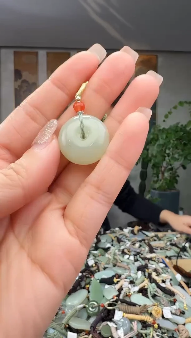 颈饰未镶嵌和田玉拍一发一多样性发货