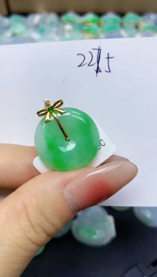 翡翠18K金镶嵌颈饰 天然缅甸翡翠A货