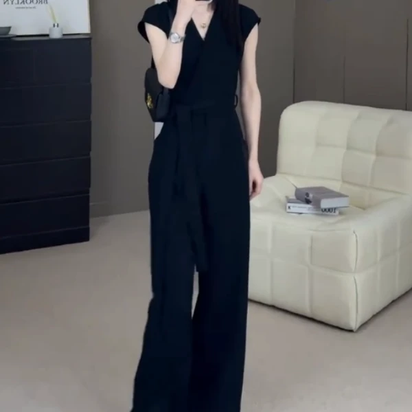 2025新款百搭气质显瘦收腰时尚V领阔腿黑色连体裤XLB61501