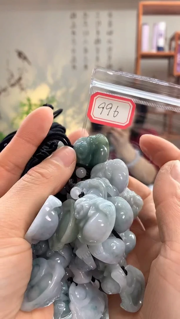 【闪购商品】翡翠颈饰未镶嵌佛公996 多样性发一件