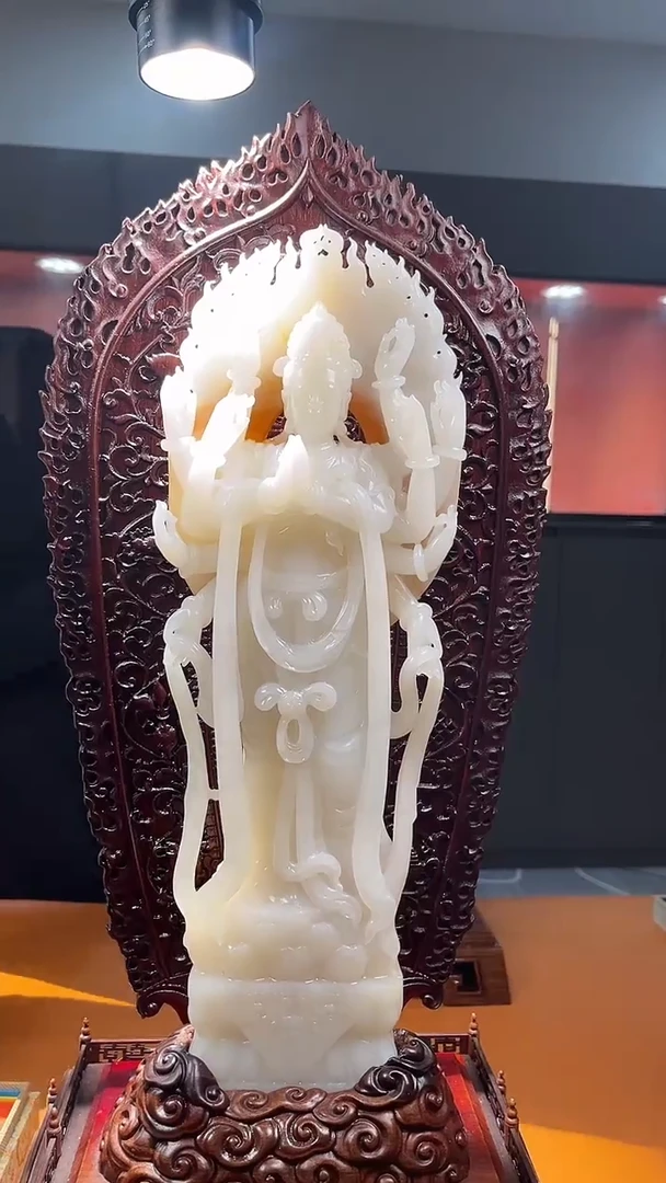 未镶嵌和田玉摆件齐***。和田玉