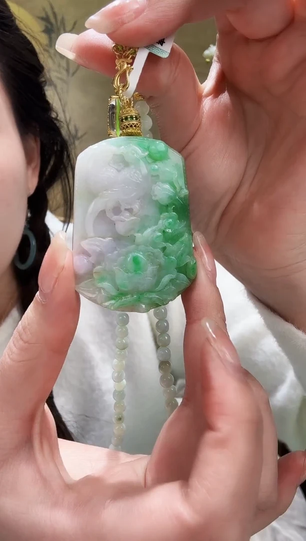 颈饰未镶嵌翡翠吊坠