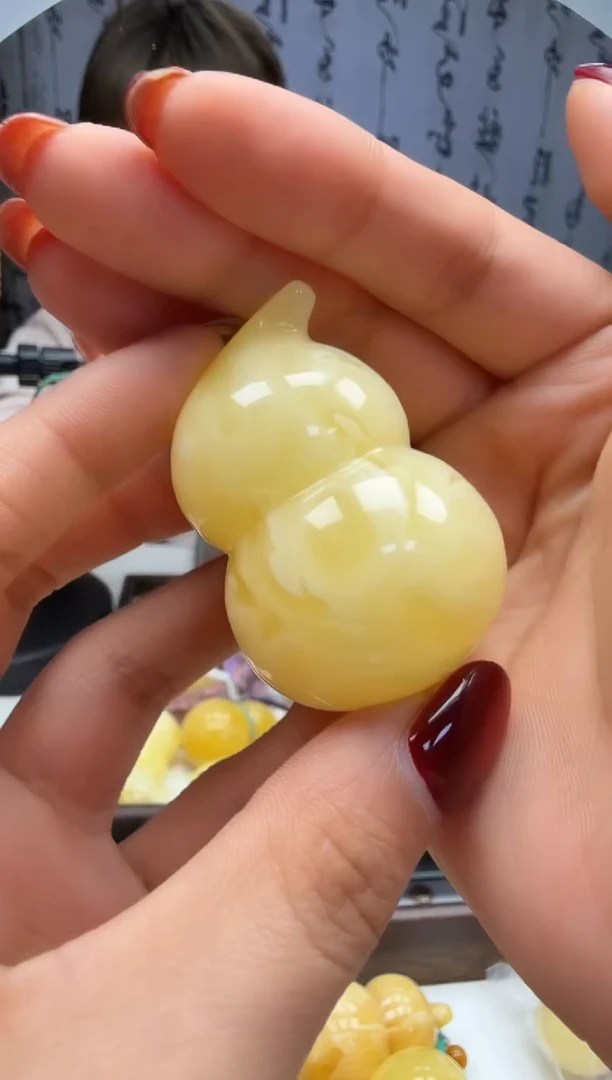 裸石琥珀未镶嵌如图