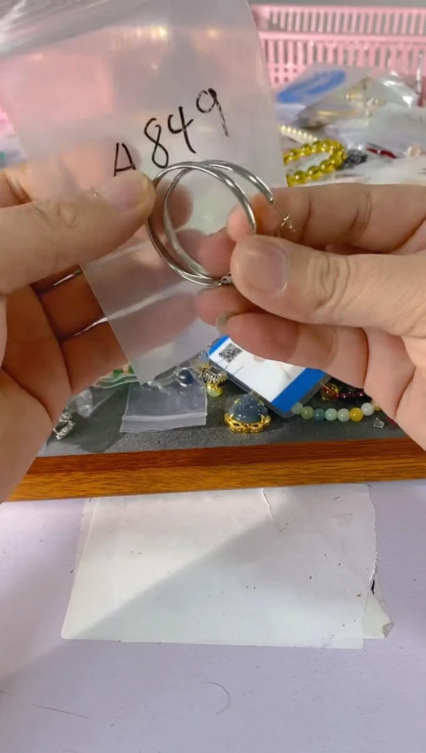 【闪购商品】水晶颈饰银S925镶嵌849红宝，蓝宝，多样性发一件赠链