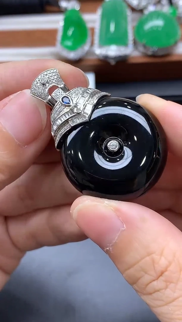 颈饰18K金镶嵌翡翠775-中国好珍宝