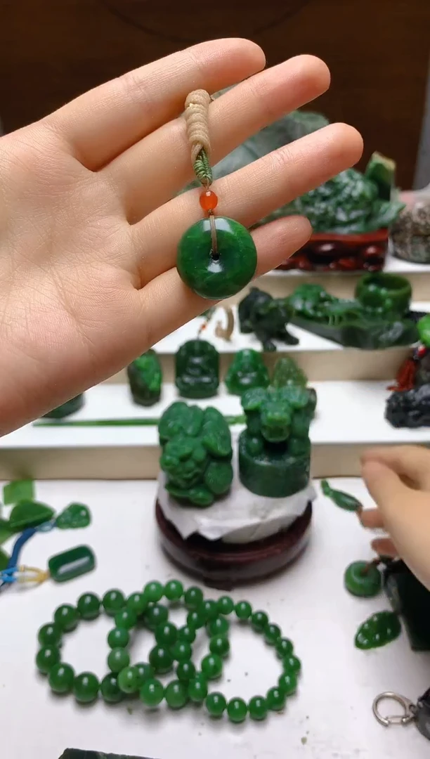 未镶嵌和田玉（碧玉）珠宝半成品随机发货一个