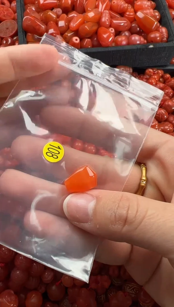 【闪购商品】南红玛瑙颈饰未镶嵌1