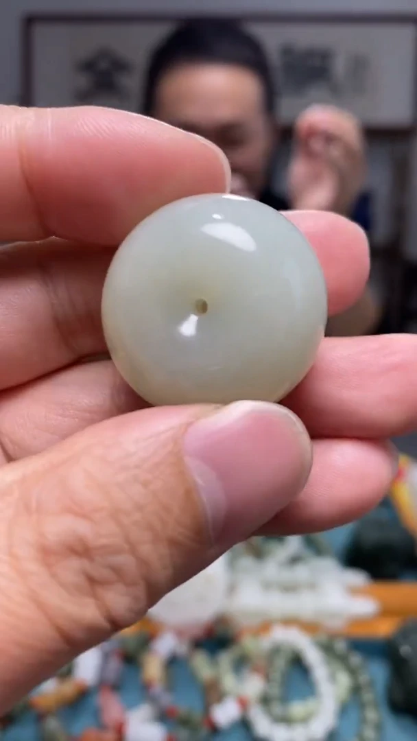 颈饰未镶嵌和田玉人****戏/减