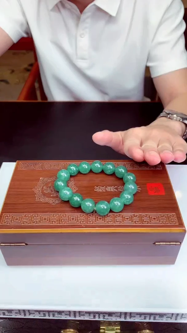颈饰未镶嵌翡翠天然翡翠（拍一发一）