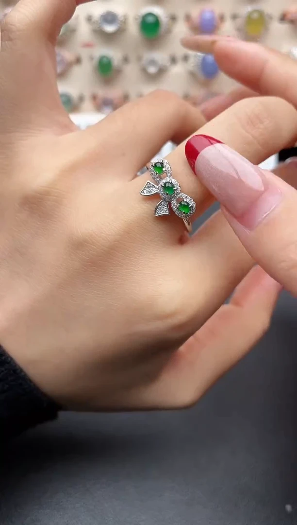 【闪购商品】翡翠戒指银S925镶嵌一物一证一礼盒