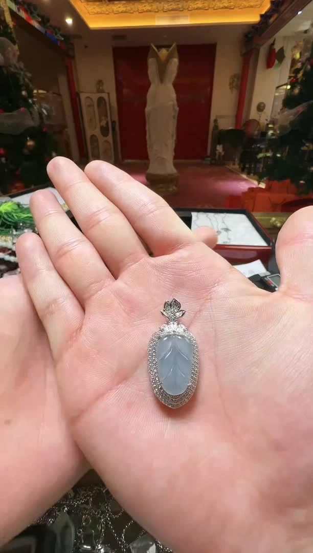 【闪购商品】翡翠吊坠(不含链)未镶嵌翡翠