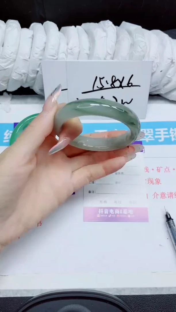 石英质玉手镯未镶嵌414