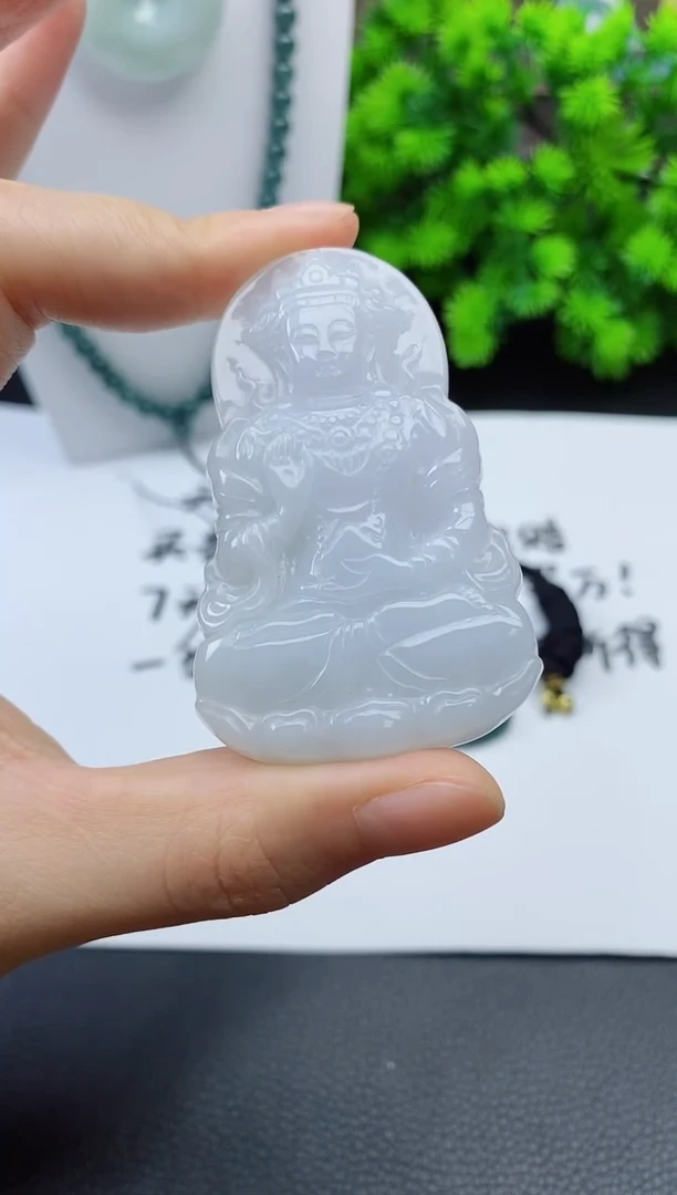 翡翠未镶嵌颈饰