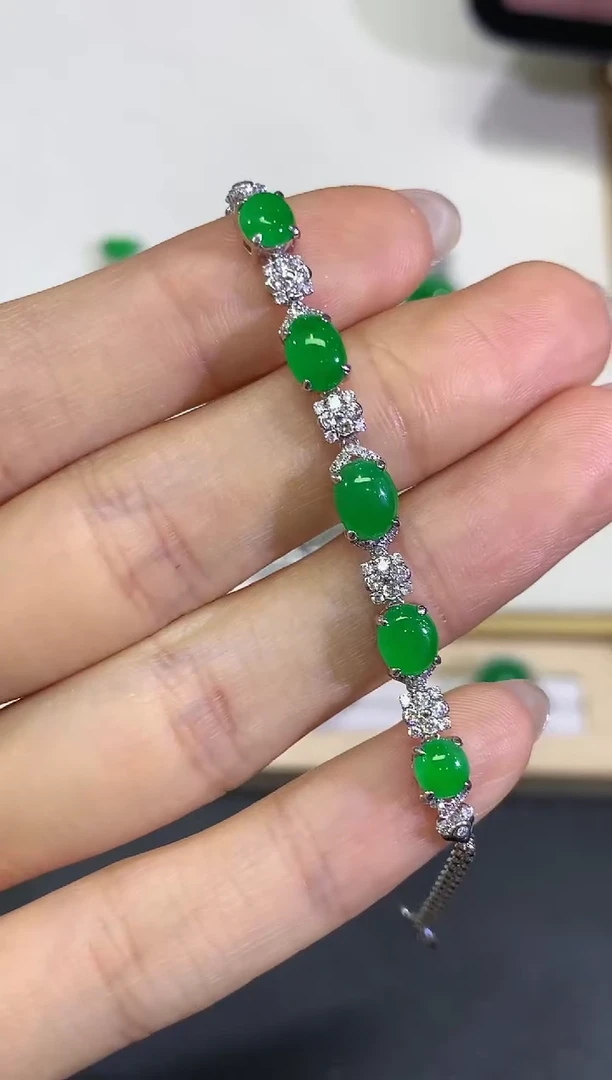 【闪购商品】翡翠颈饰18K金镶嵌团购52