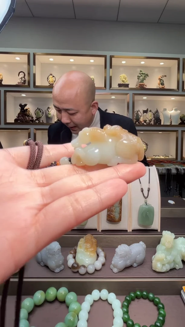 颈饰未镶嵌和田玉苏