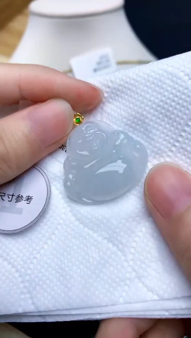 颈饰18K金镶嵌翡翠天然A货翡翠