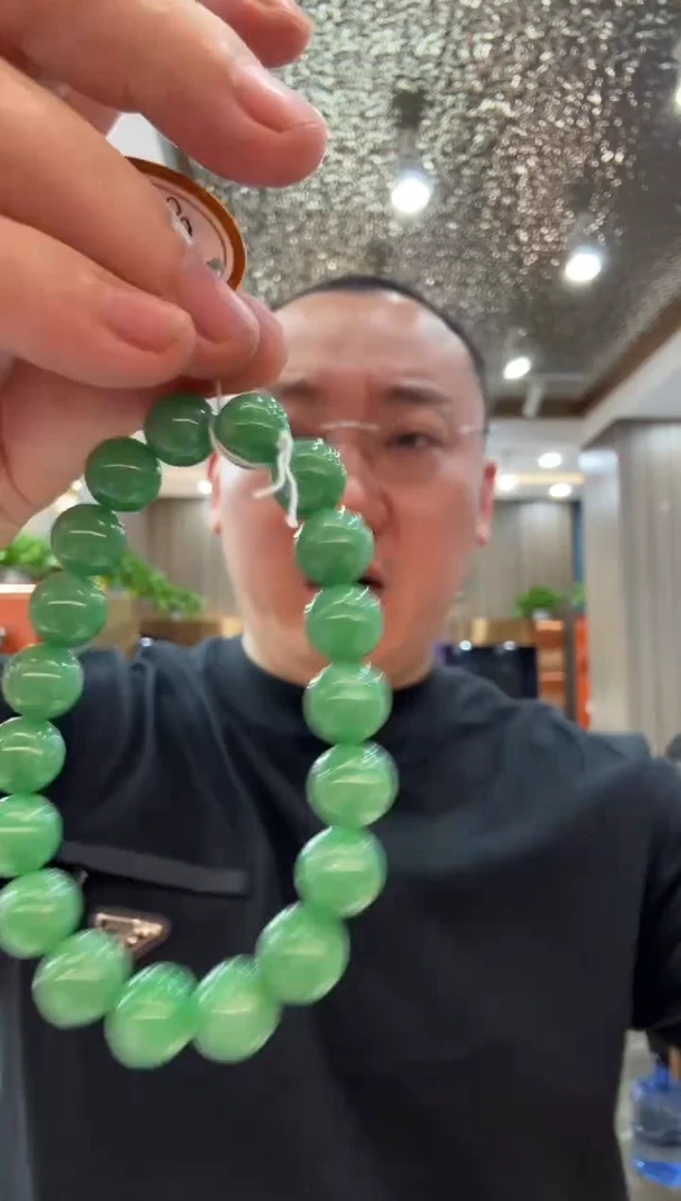 未镶嵌挂件翡翠红****?A货翡翠多样性孤品