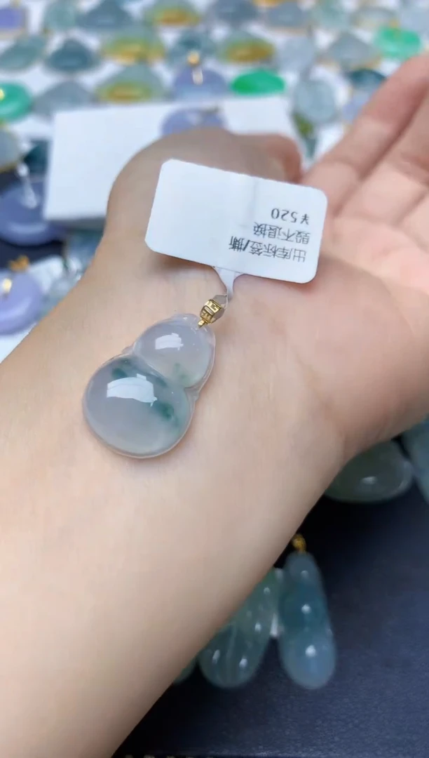 翡翠18K金镶嵌颈饰天然缅甸A货翡翠