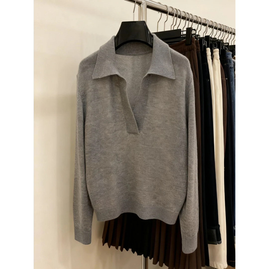 端庄优雅大气！慵懒V领针织毛衣女高端复古老钱风翻领灰色秋冬上衣