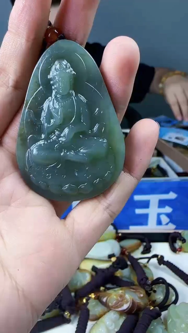 和田玉未镶嵌颈饰1