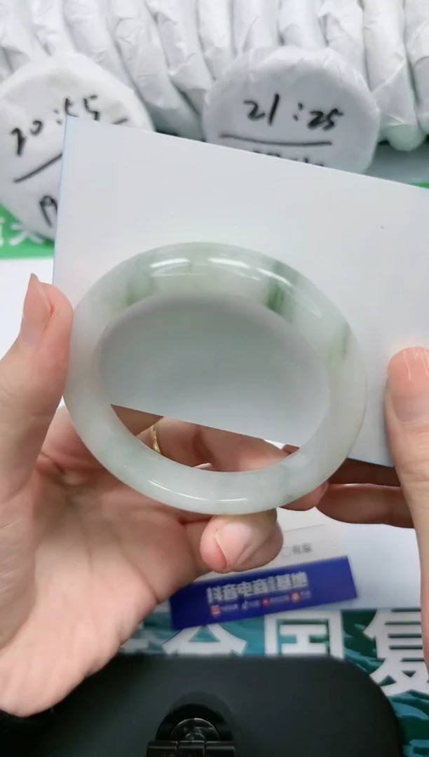 【闪购商品】石英质玉手镯未镶嵌K41-58