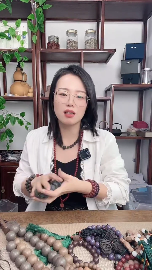 泥塑美**儿秒睡凝神的玉桂狗