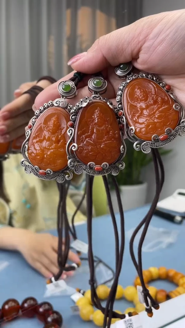 【闪购商品】蜜蜡珠宝奇石银S925镶嵌假一罚十，多样性发一件0