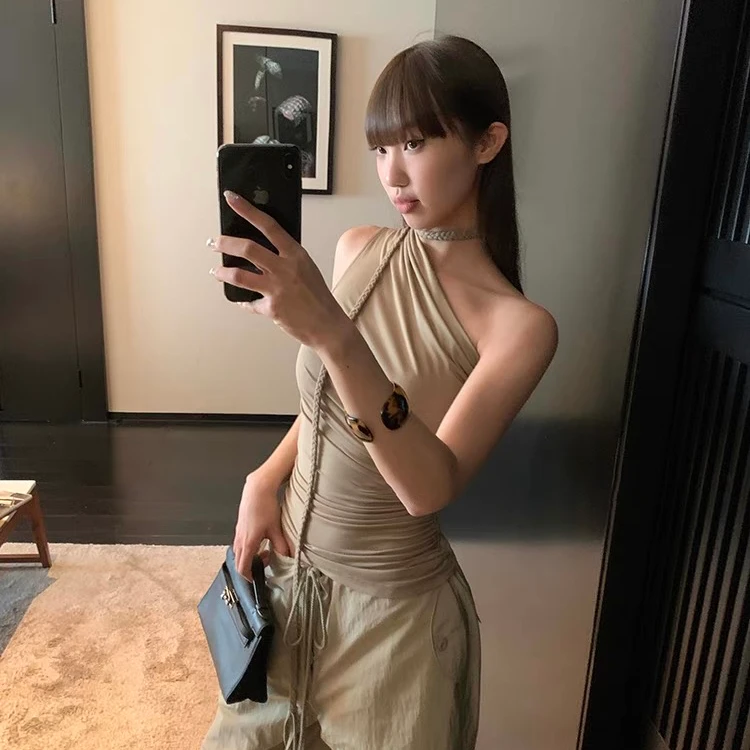 斜肩无袖小衫女夏季时尚设计感小众编织飘带辣妹露肩t恤上衣x859