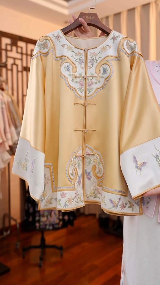 刺绣金色如意太太服 桑蚕丝非遗苏绣服饰