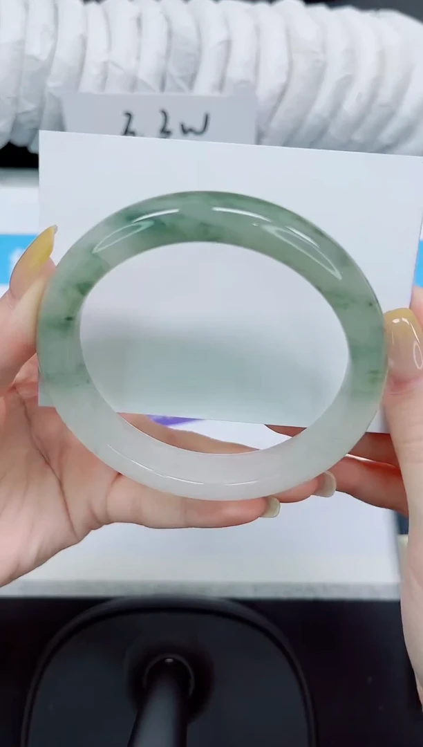 石英质玉手镯未镶嵌124