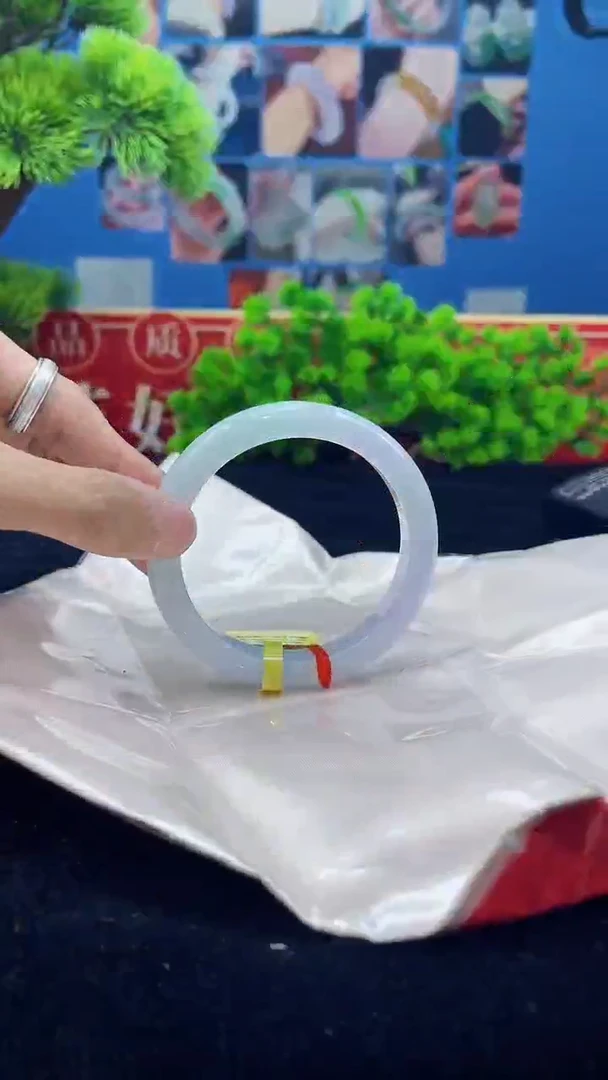 【闪购商品】翡翠手镯未镶嵌手镯2