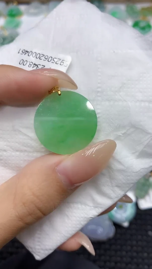 颈饰18K金镶嵌翡翠111111111111