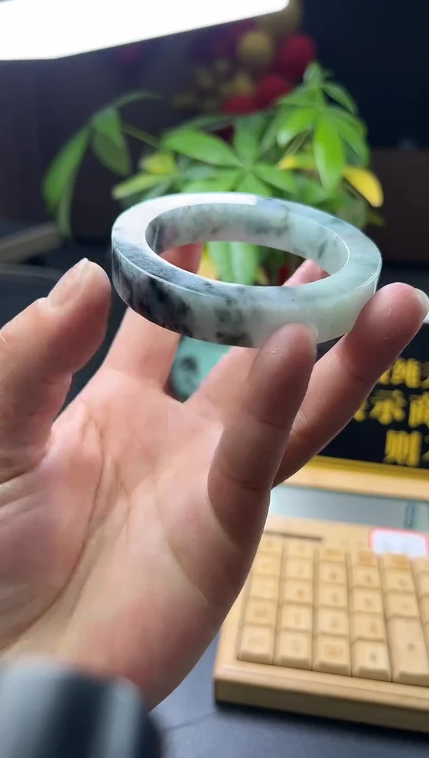 【闪购商品】定制翡翠手镯未镶嵌不退换