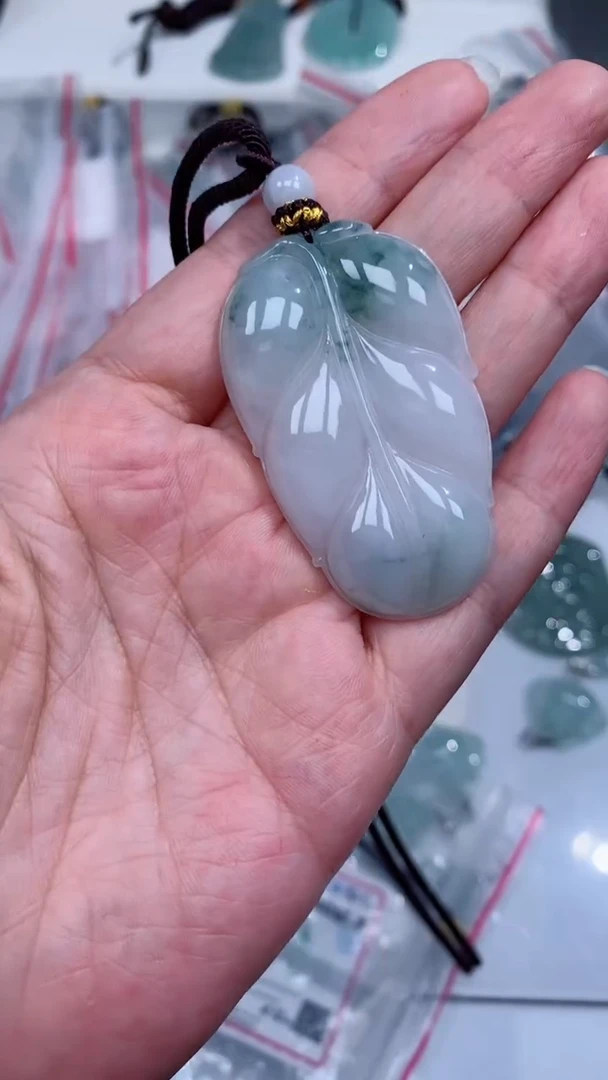 颈饰未镶嵌翡翠吊坠