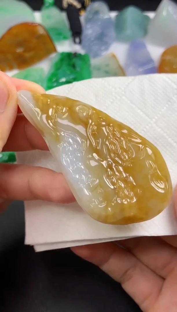 颈饰未镶嵌翡翠