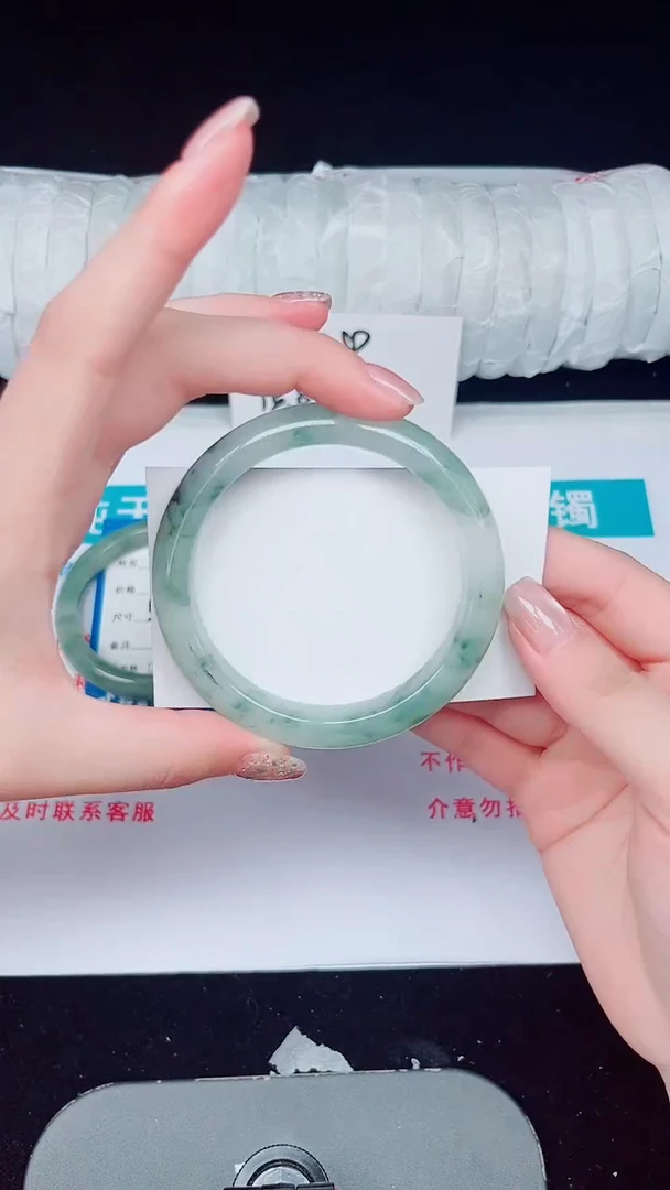 未镶嵌手镯石英质玉256-57/58