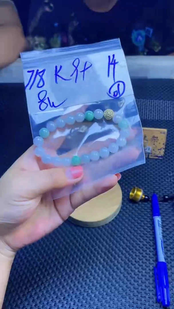 定制翡翠未镶嵌天然缅甸A货翡翠，多样性发货只发其一