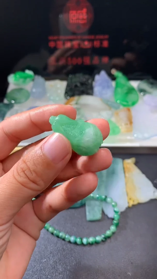 未镶嵌定制翡翠