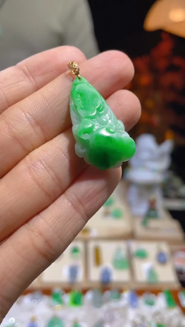 【闪购商品】翡翠颈饰18K金镶嵌假一赔三