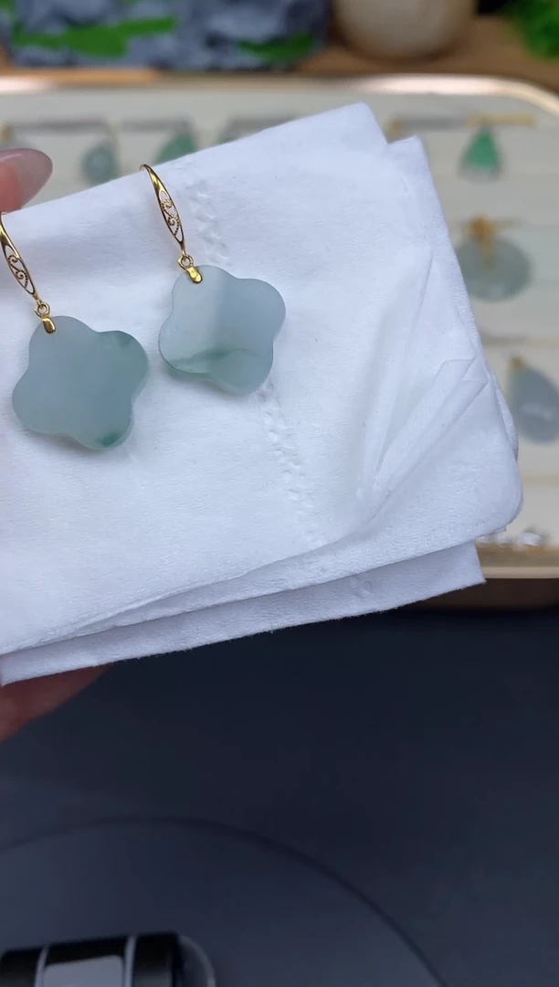 18K金镶嵌翡翠耳饰四叶草耳饰18K金扣镶嵌@@CMT