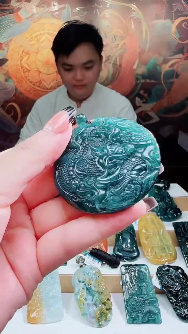 颈饰未镶嵌翡翠多样性发其一79241       九龙圆牌